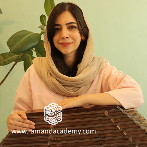 آموزش سنتور توسط استاد نرگس محمودی