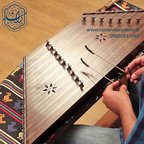 سنتور نوازی حرفه ای در آموزشگاه معتبر